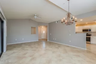 Photo #5: 6915702 Listing