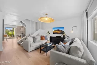 Photo #2: 6915738 Listing