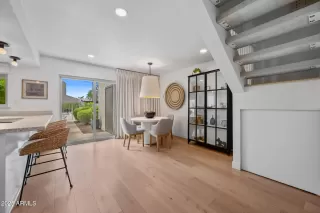 Photo #5: 6915738 Listing