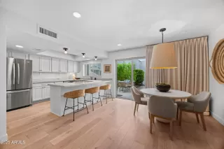 Photo #6: 6915738 Listing