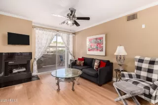 Photo #6: 6915750 Listing