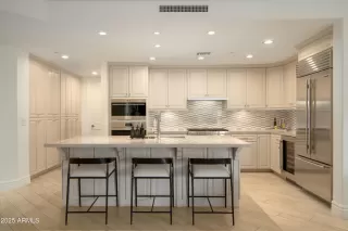Photo #1: 6915828 Listing