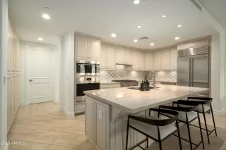 Photo #4: 6915828 Listing