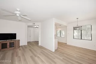 Photo #6: 6915850 Listing