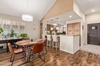 Photo #3: 6915864 Listing