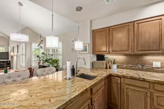 Photo #4: 6915864 Listing