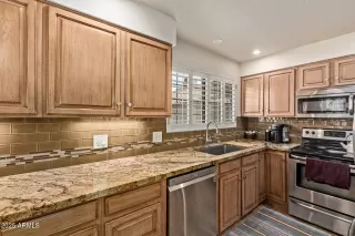 Photo #6: 6915864 Listing