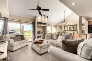 Photo #3: 6915886 Listing