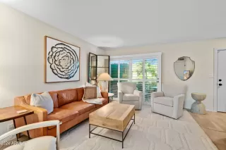 Photo #2: 6915916 Listing