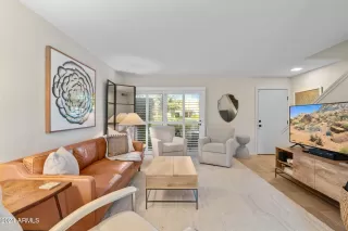 Photo #3: 6915916 Listing