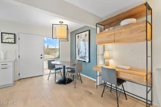 Photo #6: 6915916 Listing