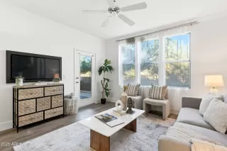 Photo #4: 6915997 Listing