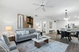 Photo #6: 6915997 Listing
