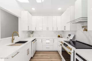 Photo #2: 6916033 Listing