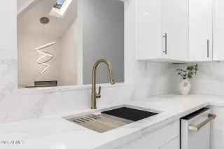 Photo #4: 6916033 Listing