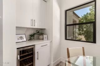 Photo #5: 6916033 Listing