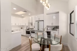 Photo #6: 6916033 Listing