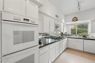 Photo #4: 6916133 Listing