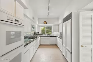 Photo #6: 6916133 Listing