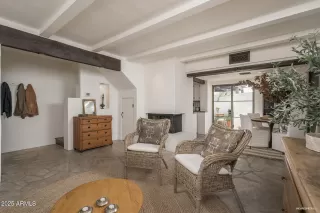 Photo #4: 6916169 Listing