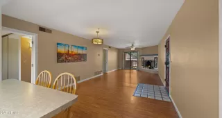 Photo #5: 6916191 Listing