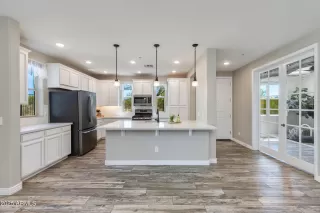 Photo #3: 6916222 Listing