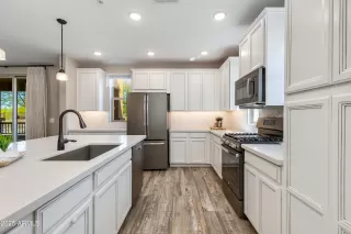 Photo #4: 6916222 Listing