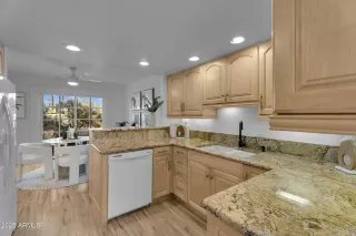 Photo #3: 6916232 Listing 