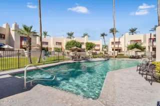 Photo #4: 6916232 Listing 