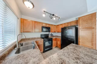 Photo #1: 6916338 Listing 