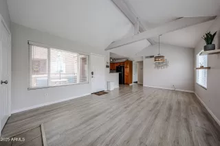 Photo #4: 6916338 Listing 