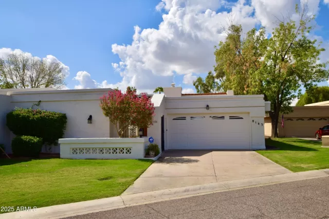 MLS: 6916363 Condo For Sale