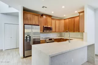 Photo #3: 6916430 Listing 