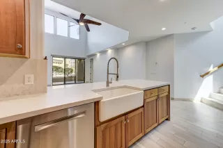 Photo #5: 6916430 Listing 