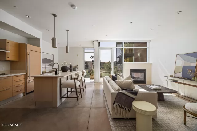 MLS: 6916544 Condo For Sale