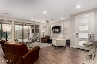 Photo #3: 6916635 Listing