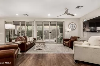 Photo #6: 6916635 Listing