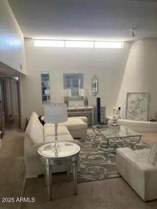 Photo #4: 6916694 Listing