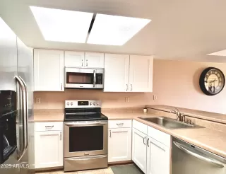 Photo #3: 6916829 Listing