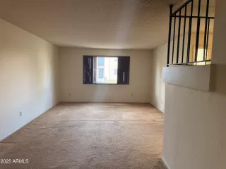 Photo #3: 6916901 Listing 