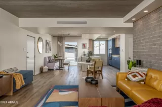 Photo #3: 6916921 Listing