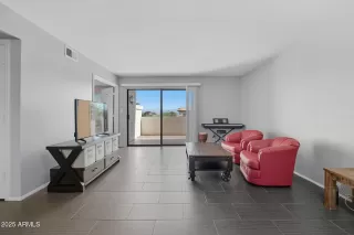 Photo #5: 6917022 Listing