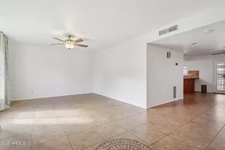 Photo #3: 6917164 Listing