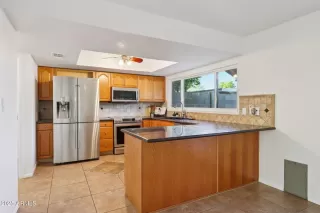 Photo #6: 6917164 Listing