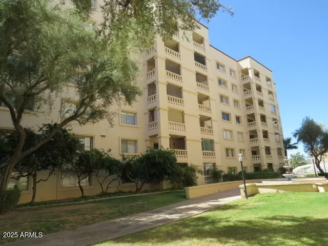 MLS: 6917316 Condo For Sale