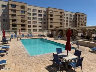 Photo #5: 6917316 Listing 