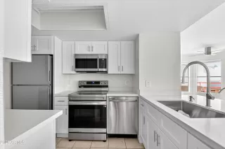 Photo #3: 6917395 Listing