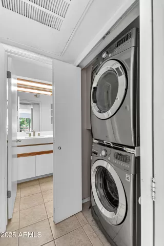 Photo #4: 6917395 Listing