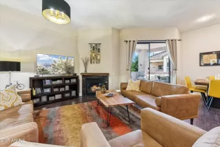 Photo #4: 6917432 Listing