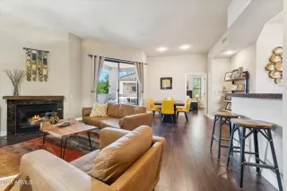 Photo #5: 6917432 Listing